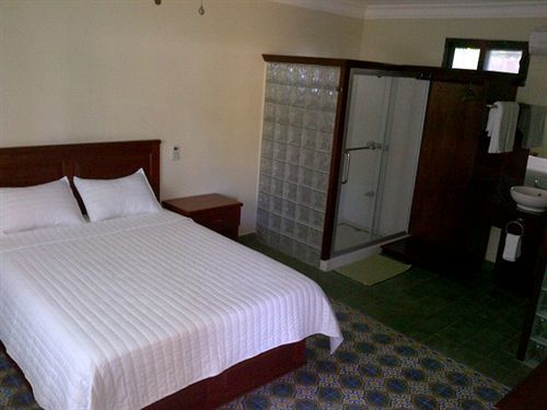 Hotel La Cretonne Les Cayes Exteriör bild